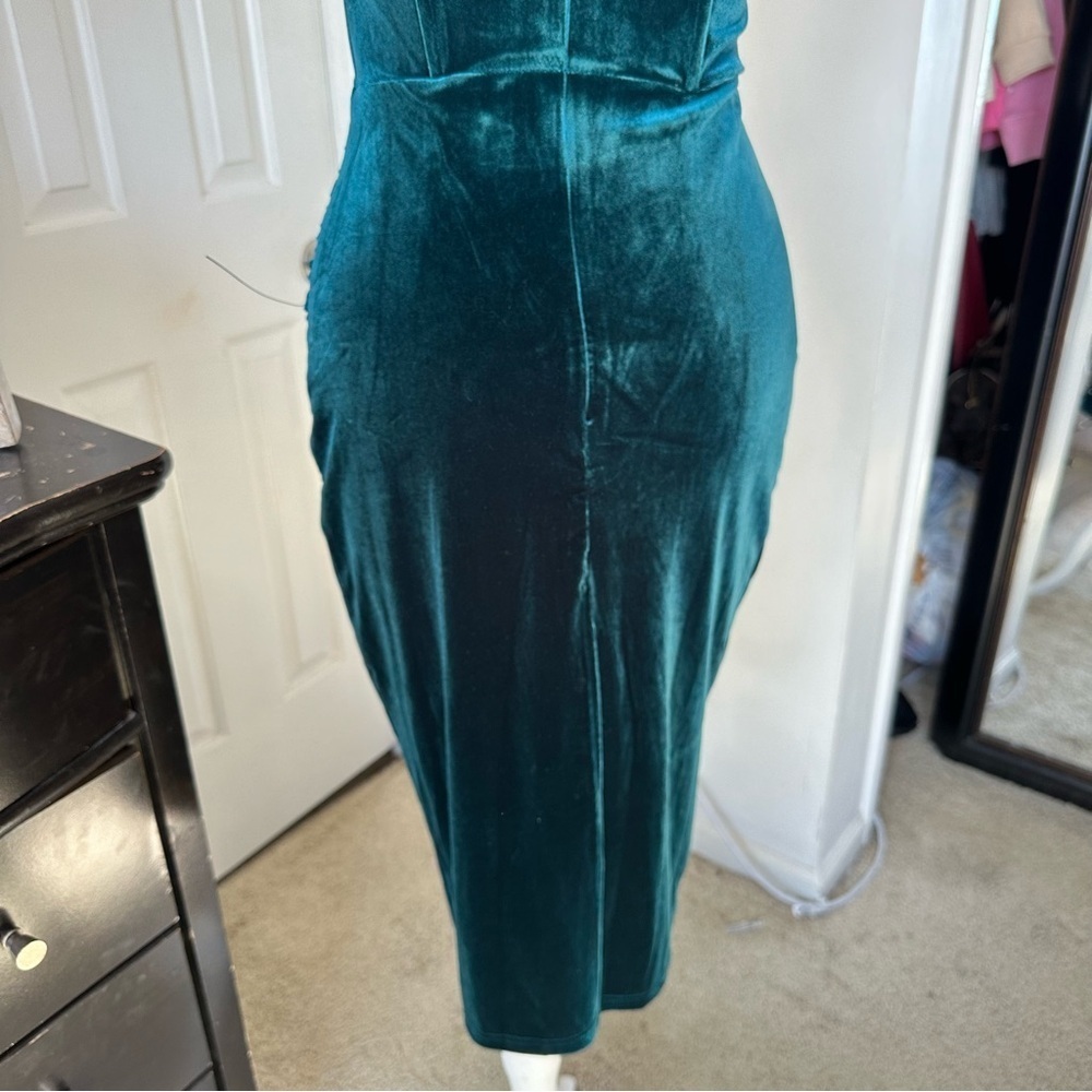 LULU’S GLAMOROUS CELEBRATIONS VELVET STRAPLESS TULIP DRESS - Picture 7 of 14